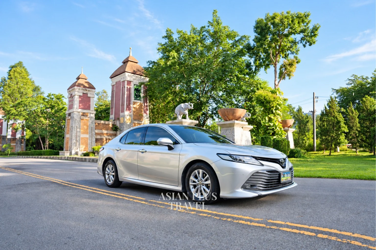 Executive car for private transfers in Thailand